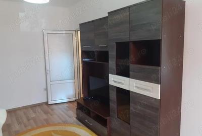 Inchriere Garsoniera pe str. Hipodrom etajul 2, mobilata si utilata la cheie cu balcon.
