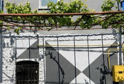 Casă cu 4 camere cu Teren 116 Mp în Central - 1