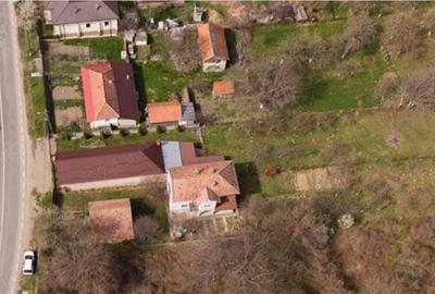 Casă cu 3 camere în Viperești - 1