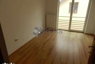 Casă cu 5 camere cu Teren 50 Mp în Ciupercenii Noi - 11