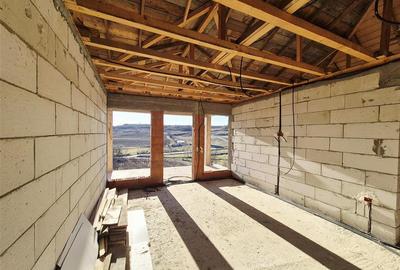Casă cu 5 camere cu Teren 908 Mp în Bârnova - 10