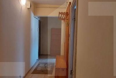 Apartament cu 3 camere semidecomandat în Central - 6