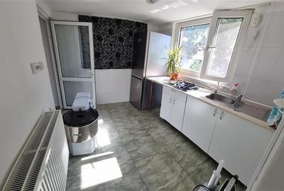 Garsonieră decomandată în 9 Mai - 1