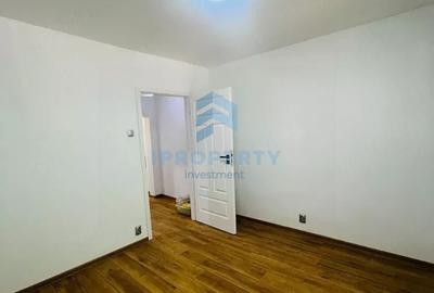 Apartament cu 4 camere decomandat în Tineretului