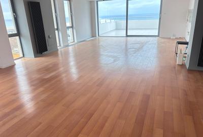 Penthouse cu 3 camere decomandat în Mamaia - 1