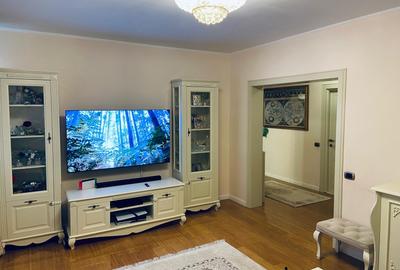 Apartament cu 3 camere decomandat, mobilat în Faleza Nord