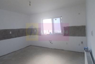 Casă individuală cu 3 camere cu Canalizare în Săbăreni - 4