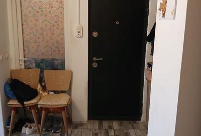 Apartament cu 3 camere decomandat în Uiești - 1