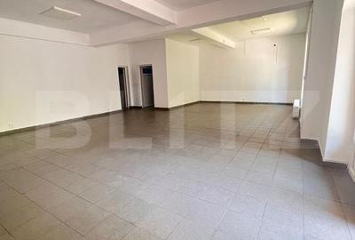 Spațiu comercial, de 150 mp, în Central - 1