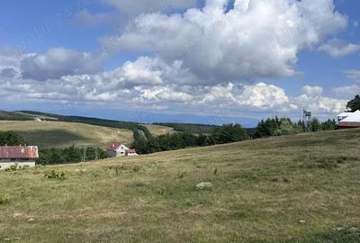 Teren de 1550 mp, în Central