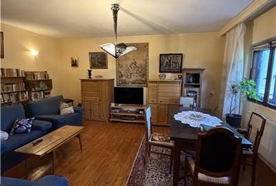 Casă cu 5 camere cu Teren 189 Mp în Bucureștii Noi