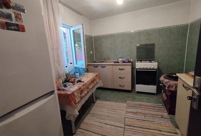 Casă cu 4 camere în Periferie