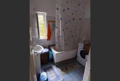 Casă cu 4 camere cu Canalizare în Central - 4