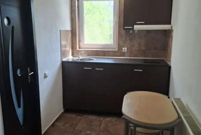 Apartament decomandat în Titan