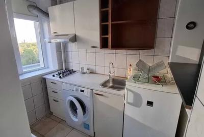 Garsonieră semidecomandată în Titan