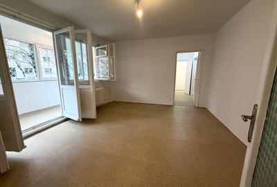 Apartament cu 3 camere semidecomandat în Lujerului