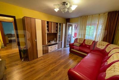 Apartament cu 3 camere semidecomandat, mobilat în Craiovița Nouă