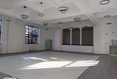 Spațiu comercial, de 200 mp, în Central
