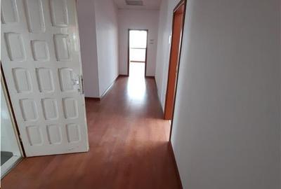 Birou, de 225 mp, în Piața Cluj - 5