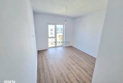 Apartament cu 3 camere semidecomandat în Berceni