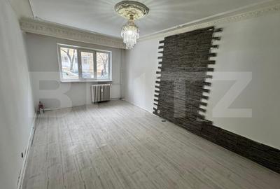 Apartament cu 4 camere decomandat în Valea Rosie