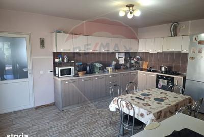 Casă cu 4 camere cu Teren 1475 Mp în Sarasău - 7