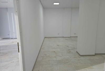 Spațiu comercial, de 150 mp, în Central - 3
