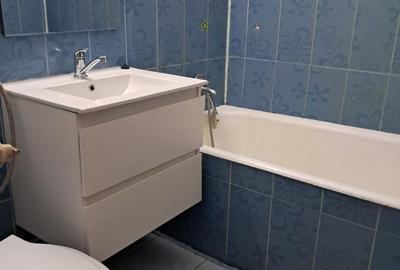 Apartament cu 3 camere decomandat în Exterior Vest