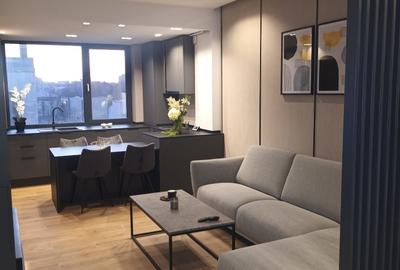 Apartament cu 3 camere decomandat, mobilat în Central
