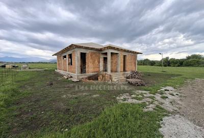 Casă individuală cu 4 camere cu Canalizare în Sânpetru - 2