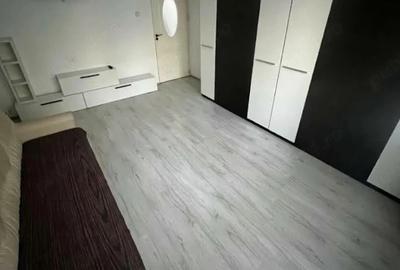 Apartament cu 2 camere decomandat în Craiovei