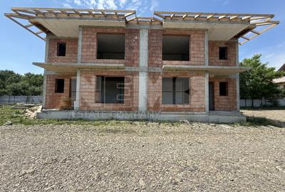 Duplex cu 4 camere cu Canalizare în Central - 2