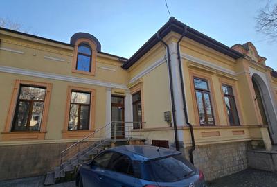 Casă cu 11 camere cu Canalizare în Ultracentral - 45