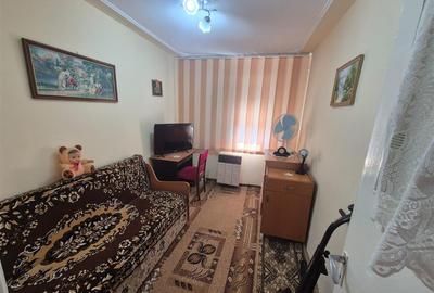 Apartament cu 3 camere semidecomandat în Viziru 1 - 4