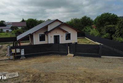 Casă cu 3 camere în Hemeiuș - 1