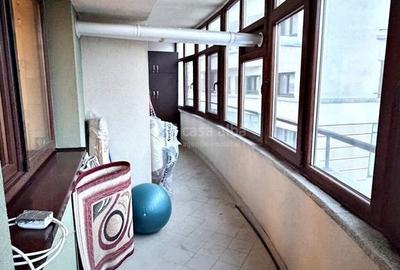 Apartament cu 4 camere decomandat în Podul de Fier - 2