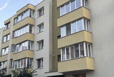 Apartament cu 2 camere decomandat în Cornișa