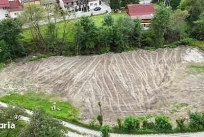 Teren de 1890 mp, în Central
