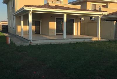 Casă cu 5 camere cu Teren 544 Mp în Dumbrăvița