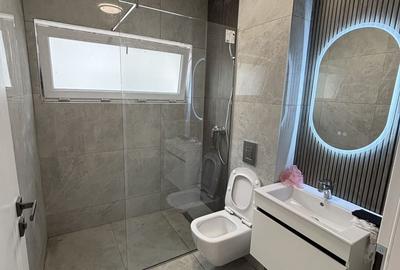 Casă cu 5 camere cu Teren 440 Mp în Malu Mare