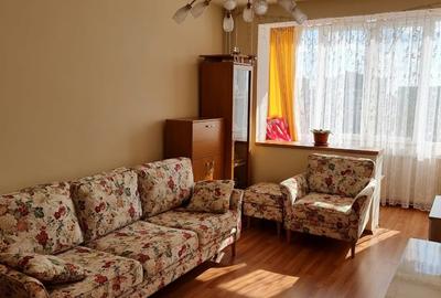 Apartament cu 3 camere semidecomandat, mobilat în Circumvalațiunii