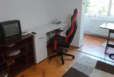 Apartament cu 3 camere decomandat în Soarelui