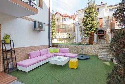 Apartament cu 3 camere decomandat în Europa
