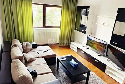 Apartament cu 3 camere decomandat, mobilat în Central