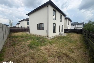 Casă cu 5 camere cu Teren 270 Mp în Central