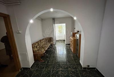 Apartament cu 2 camere decomandat, mobilat în Cantacuzino