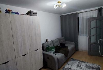 Apartament cu 2 camere semidecomandat în Micro 40 - 2