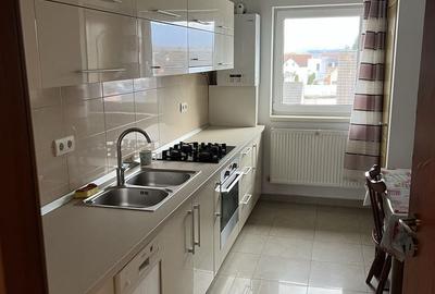 Apartament cu 3 camere decomandat în Șelimbăr
