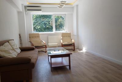 Apartament cu 4 camere decomandat în Tineretului