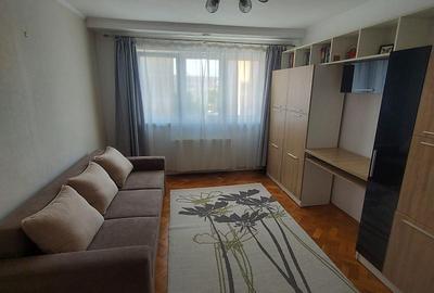 Apartament cu 3 camere semidecomandat în Central - 6